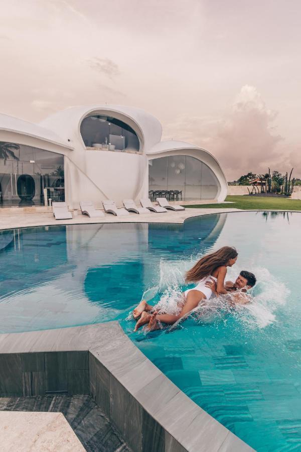 The Cloud Beachfront Villa Tabanan Bagian luar foto